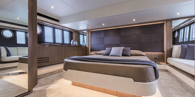 Absolute52_yacht_charter_Mallorca_4_Friends_master_cabin
