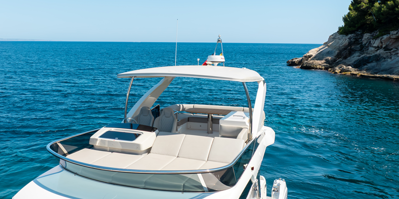 Absolute_47_yacht_tres_amigos_charter_mallorca_flybridge_sunbathing
