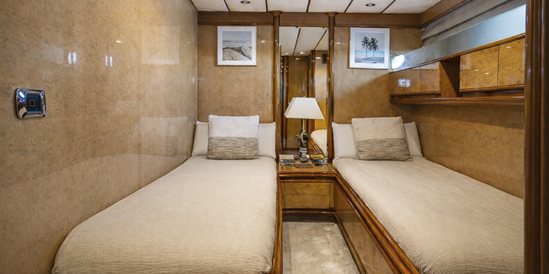 Astondoa_72_Lady_Elbaum_yacht_charter_mallorca_twin cabin