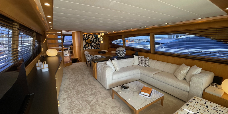 Canados 86 Kitty Kat yacht for charter in Mallorca saloon view