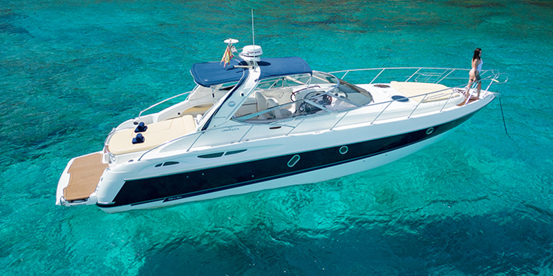 Cranchi 41 Day charter yacht puerto portals woman on bow