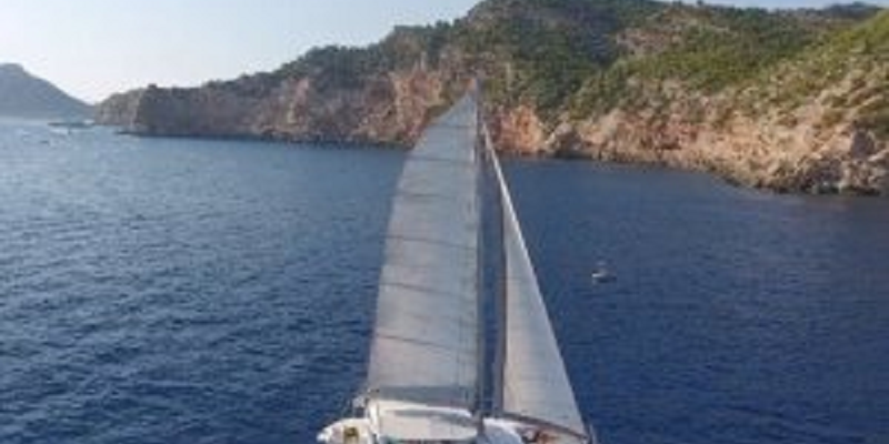 DC10 Catamaran Charter Ocean Dream