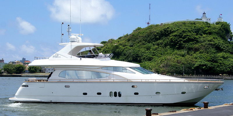 Elegance68-Mi-Amore-yacht-charter-Mallorca-exterior