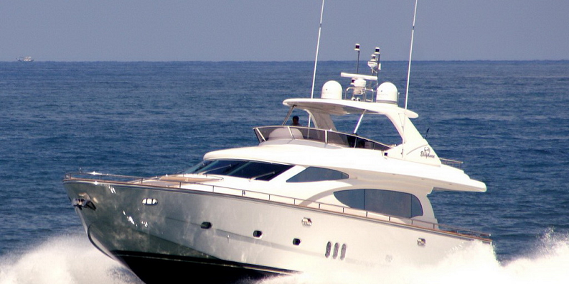Elegance68-Mi-Amore-yacht-charter-Mallorca-exterior-underway