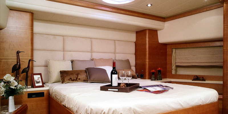 Elegance68-Mi-Amore-yacht-charter-Mallorca-interior-cabin-VIP