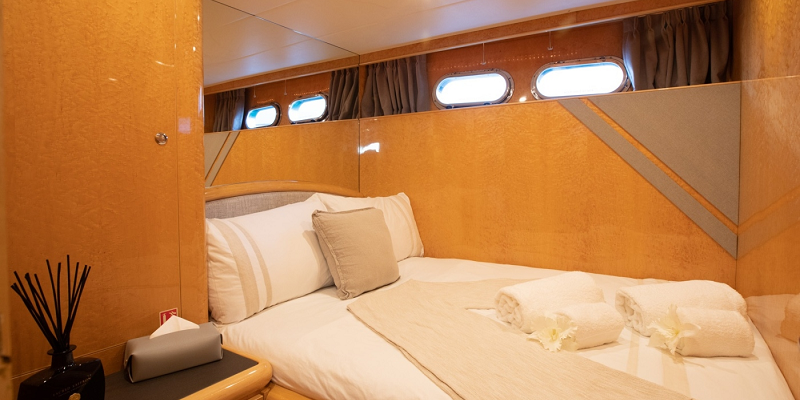 Elegance76_Sea_Dragon_Yacht_Charter_mallorca_double_cabin_2
