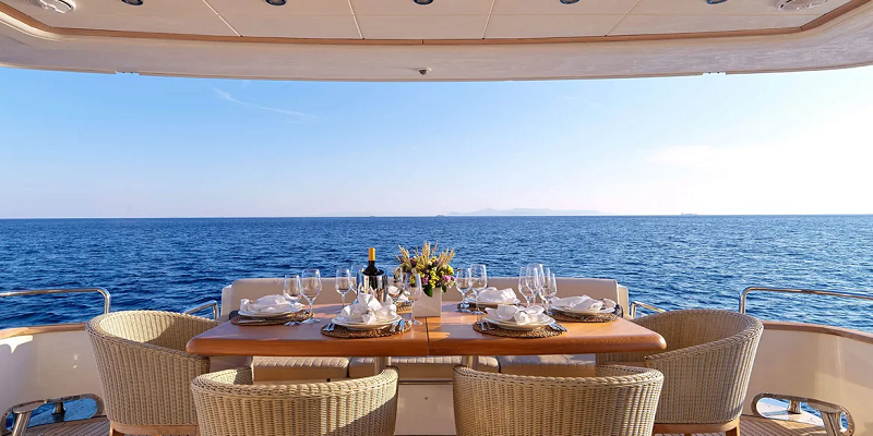 Essoess_Yacht_Charter_Mallorca_Exterior_dinning
