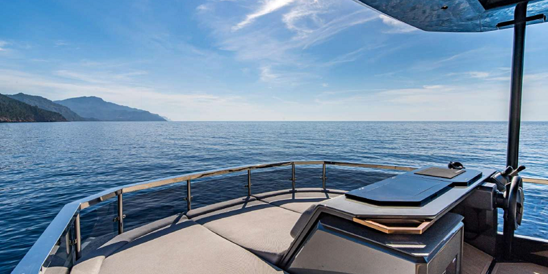 Explorer 62_Exterior View_yacht_charter_Mallorca_bow