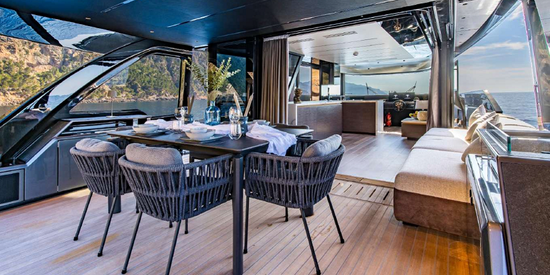 Explorer 62_Exterior View_yacht_charter_Mallorca_dining_table