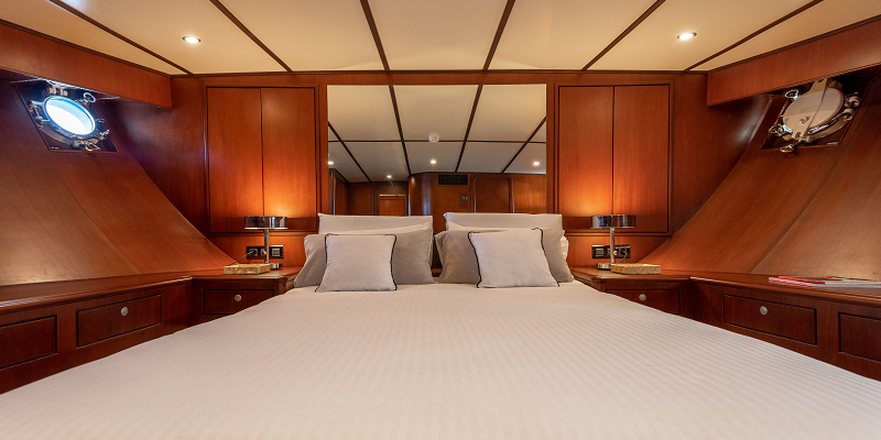 Fairmile Yacht Charter Alcudia Mallorca Cabin