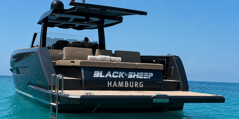 Fjord42_Black_Sheep_Yacht_Charter_Mallorca_aft