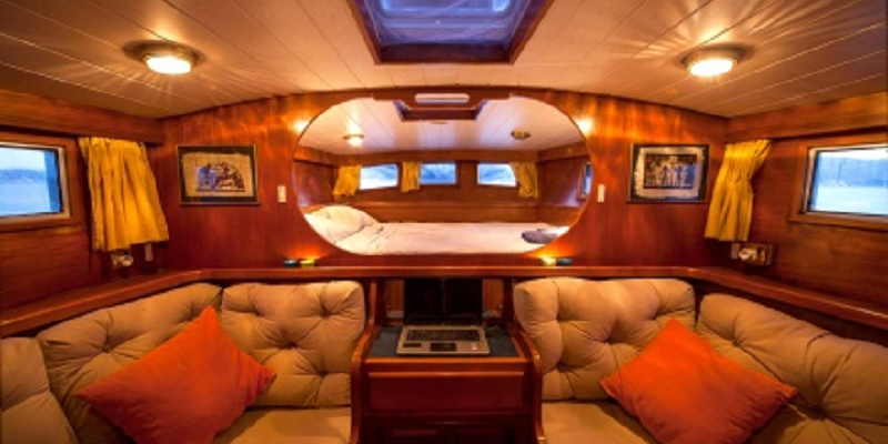 Gran-Atalaya-Classic-Sailing-Yacht-Charter-Mallorca-Majorca-Interior