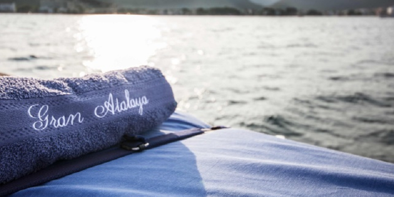 Gran-Atalaya-Classic-Sailing-Yacht-Charter-Mallorca-Majorca-towel