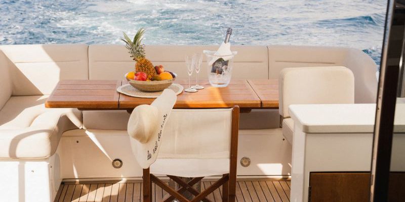 La Nonno Sunseeker_Yacht Charter Mallorca aft dining table and seating