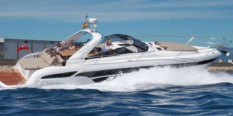 Lady_Jean_Marie_Bavaria450_Bareboat_Yacht_Charter_Mallorca_Exterior_underway
