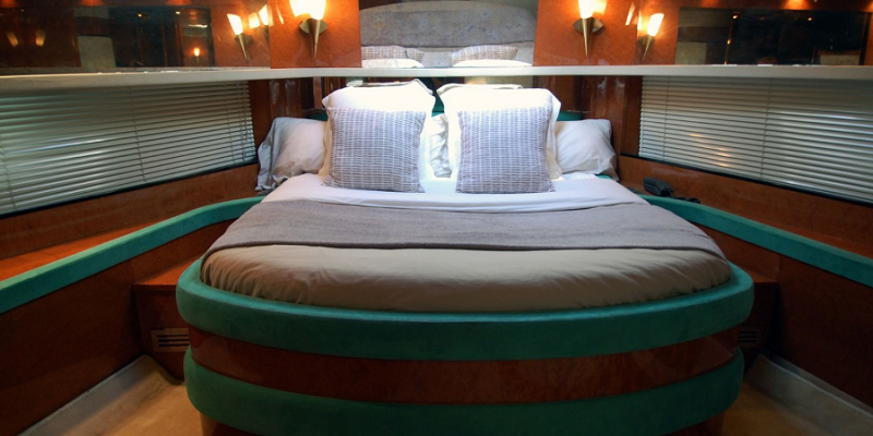 Leigh_Mochi-craft-yacht-charter-mallorca double cabin