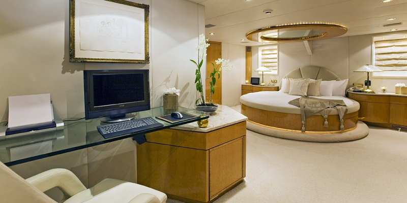 Moonraker Norship Yacht master cabin yacht for charter