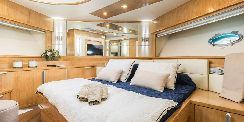 double cabin on yacht Mr Corn