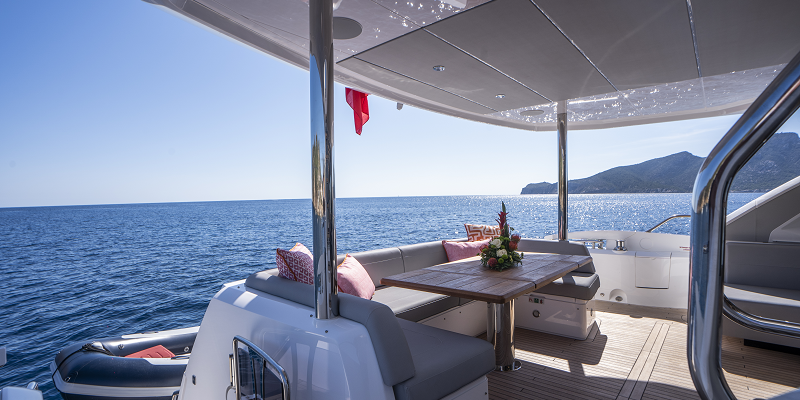 Pashbar Sunseeker for Charter Mallorca aft deck dining