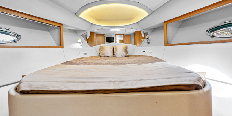 Pershing 56 yacht Charter in Port Andratx cabin 2