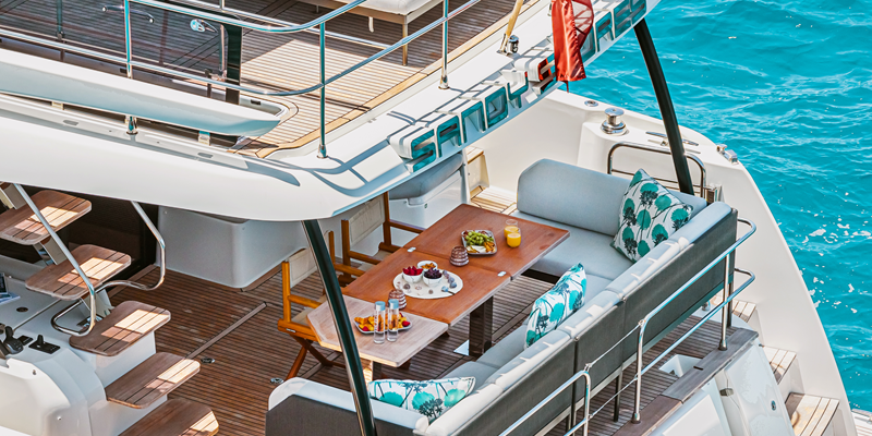 Power_Catamaran_Charter_Mallorca_Sandy_Shores_aft