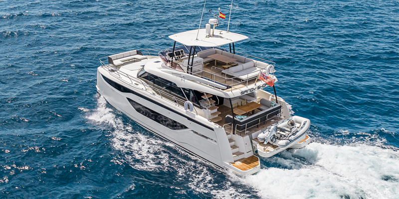 Power_Catamaran_Charter_Mallorca_Sandy_Shores_underway
