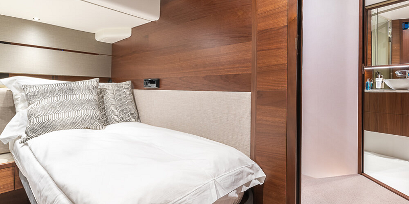 Princess60-Aquavista-yacht-charter-mallorca-cabin-3