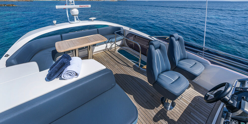 Princess60-Aquavista-yacht-charter-mallorca-flybridge