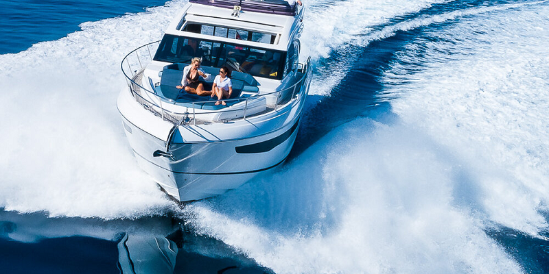 Princess60-Aquavista-yacht-charter-mallorca-underway-foward