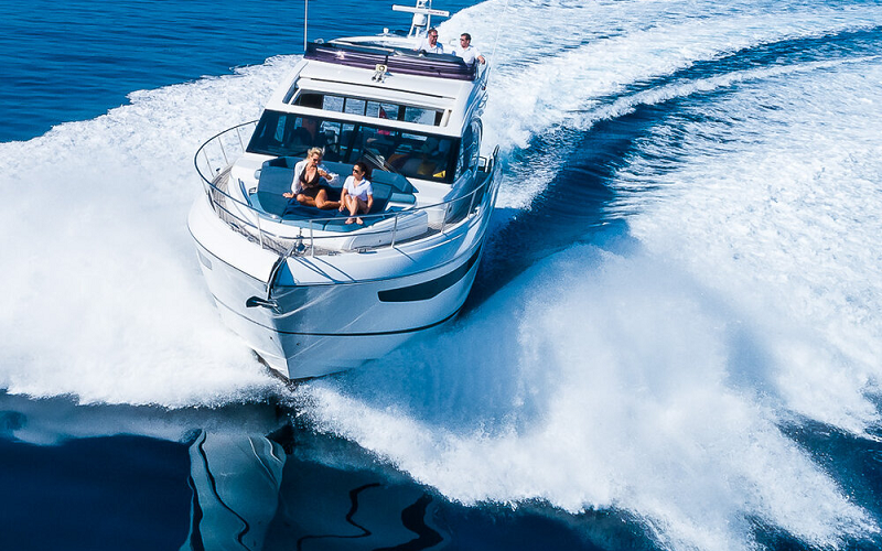 Princess60-Aquavista-yacht-charter-mallorca-underway-foward