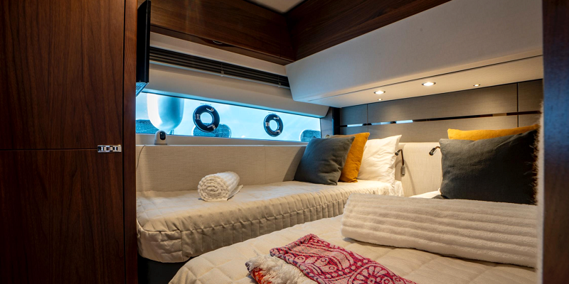 Princess_S66_The_Negotiator_Charter_Yacht_Mallorca_interior_Cabin_twin