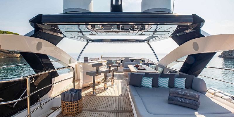 Yacht Charter Sunseeker Rush X Flybridge