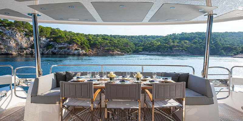 Dining area sunseeker yacht charter Rush X