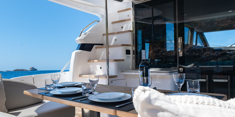 Seven_PrincessV55_Yacht_Charter_Mallorca_Aft_Deck_Dining