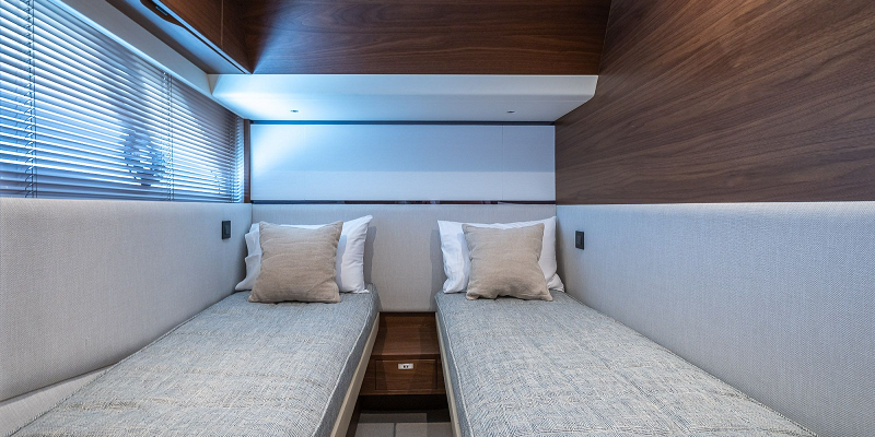 Twin Cabin Yacht Seven