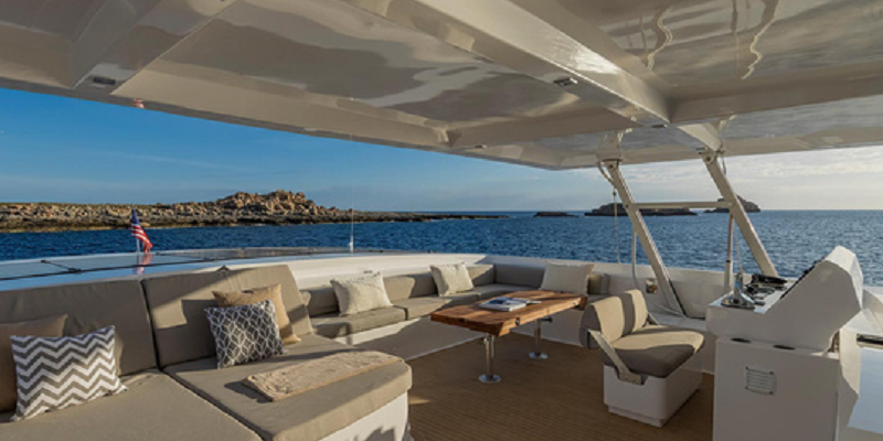 Silent_Dream_Yacht_Charter_Mallorca_Catamaran_Seating