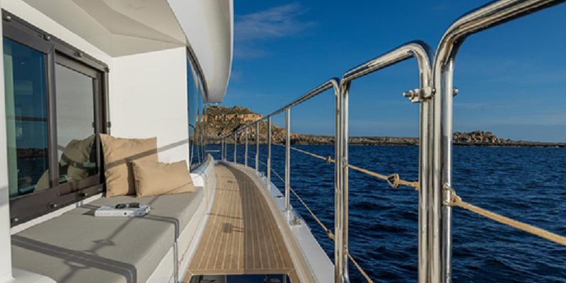 Silent_Dream_Yacht_Charter_Mallorca_Catamaran_side_view