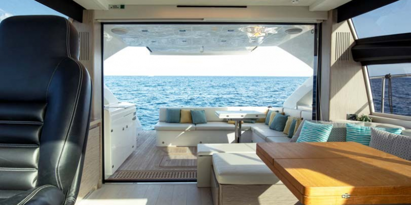 Smile_Filipett_S55_yacht_charter_mallorca_saloon