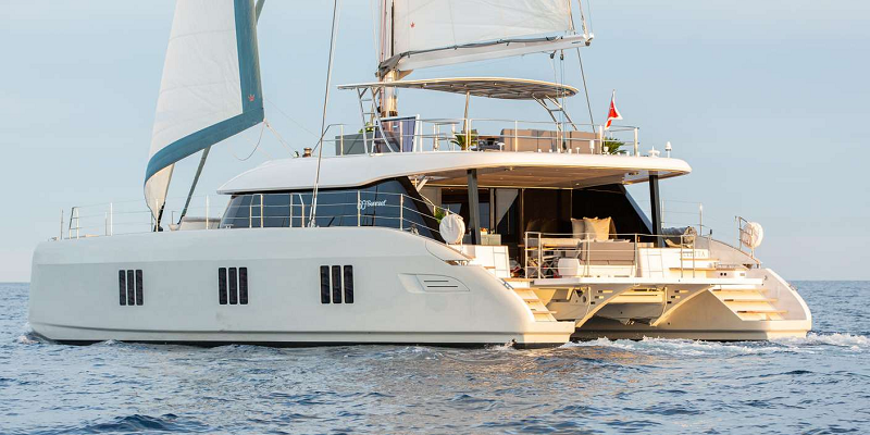 Sunbreeze_catamaran_charter_mallorca_sunreef60_exterior