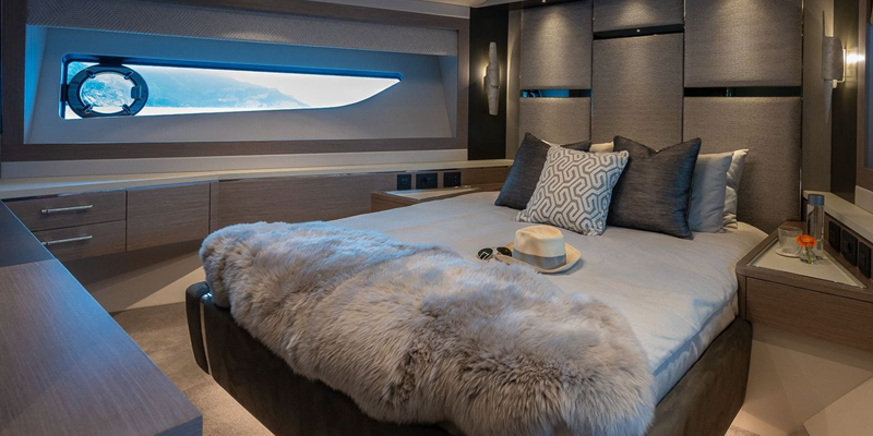 Sunseeker 88 Haley Jane yacht for charter in Soller Mallorca cabin 2