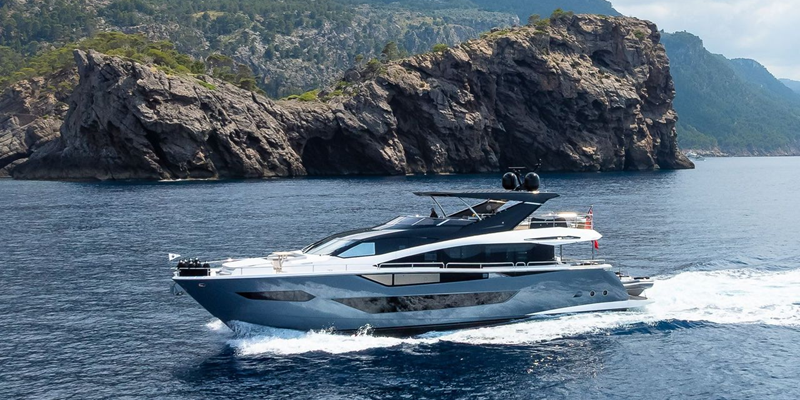 Sunseeker 88 Haley Jane yacht for charter in Soller Mallorca underway
