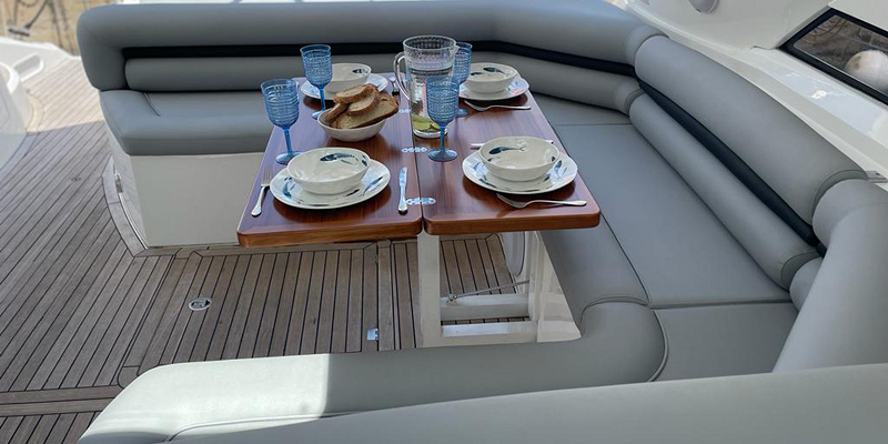 Sunseeker Portofino 53_Freerider_Yacht_For_Sale_In_Mallorca_seating_table