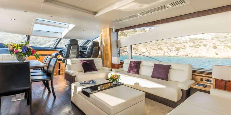 Sunseeker-Seawater-Luxury-Yacht-Charter-Mallorca-interior-lounge