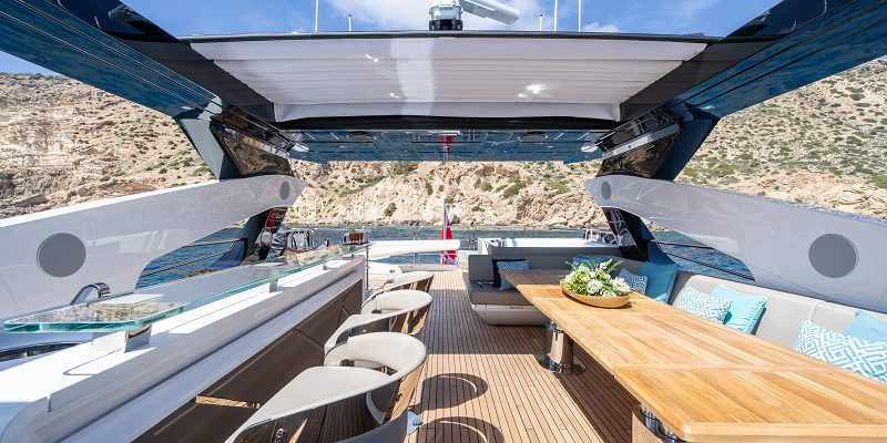 Sunseeker Yacht Charter Blue Infinity One Mallorca flybridge dining