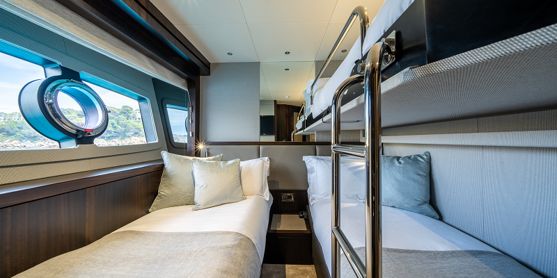 twin cabin for 3 guests on Blue Infinity