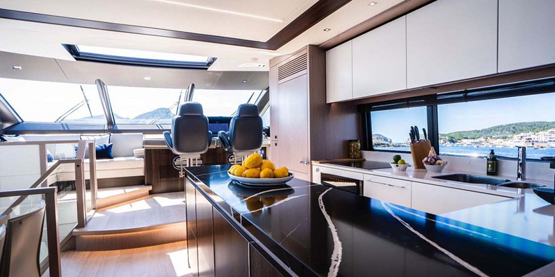 Sunseeker76_Pashbar_Yacht_Charter_Mallorca E