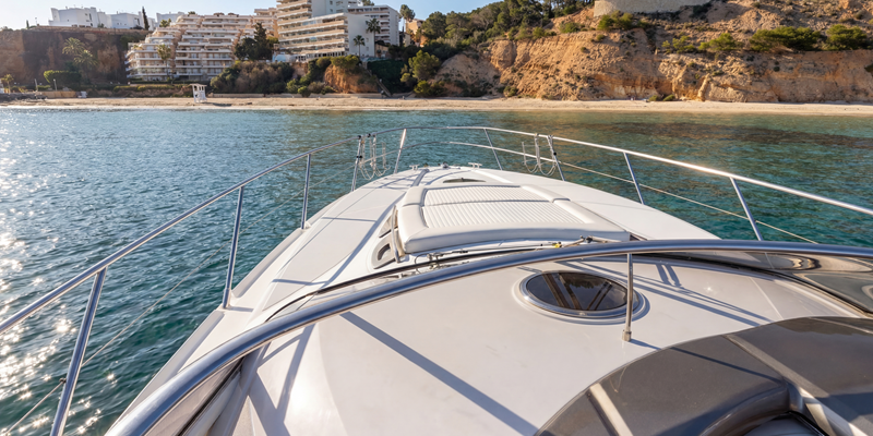 Toosh_Calanova_Yacht_Charter_Mallorca_Absolute_45_bow