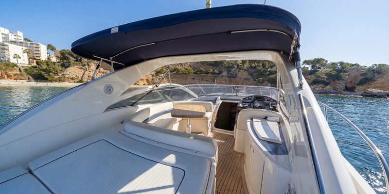 Toosh_Calanova_Yacht_Charter_Mallorca_Absolute_45_seating