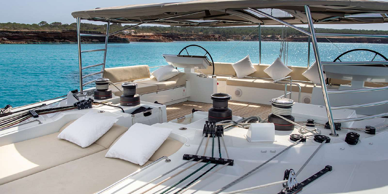 Tou Tou-Exterior-Luxury-catamaran-charter-mallorca-Lagoon62-