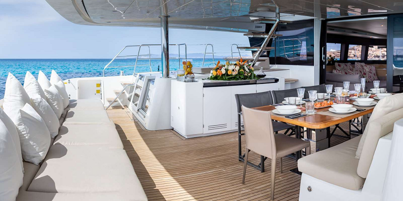 Tou Tou-Exterior-Luxury-catamaran-charter-mallorca-Lagoon62-dining